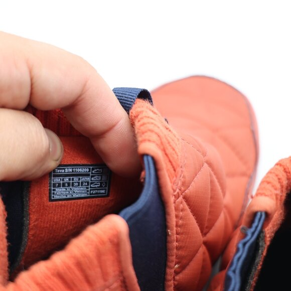 Teva Ember Mid Women's US Size 7 Casual Boot Quilted Orange Slippers Winter - Picture 3 of 9